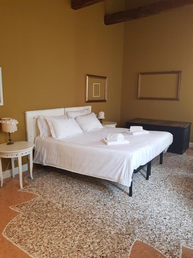 Отель Casa Fornaretto Венеция Экстерьер фото